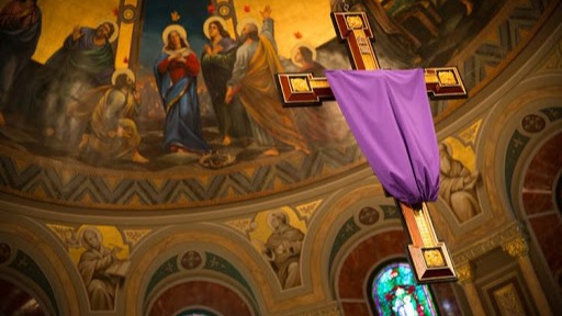 Tại sao người Công giáo lại che các thánh giá và ảnh tượng trong Mùa Chay?